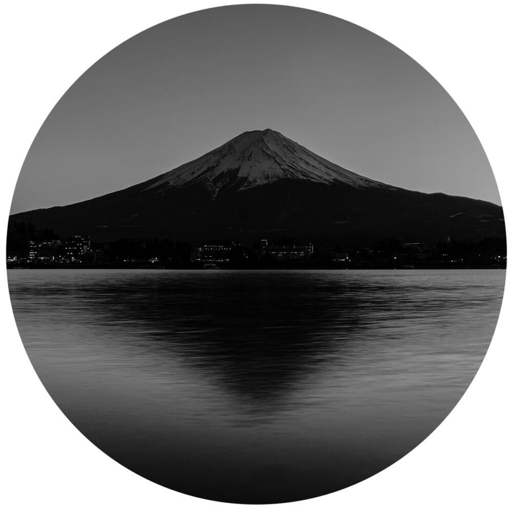 1200669 bw kruh - Mount Fuji Photo Prints – black and white, circular format - FUJI.pictures